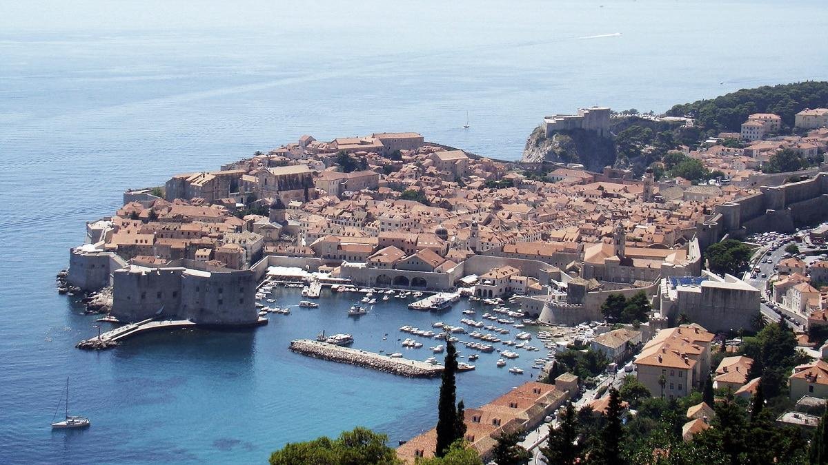 El informe de la OMT prev que el turismo internacional recupere totalmente en 2024 los niveles registrados antes de la pandemia