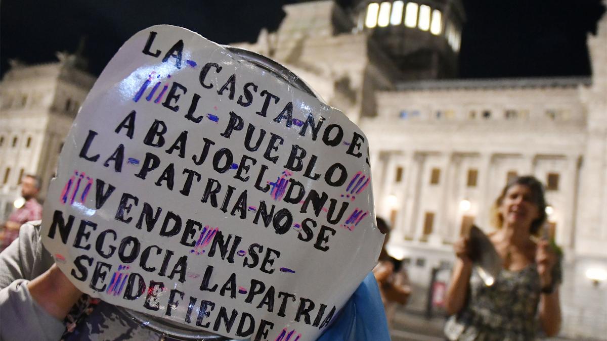 Pancartas en el Congreso de la Nacin Foto Osvaldo Fanton