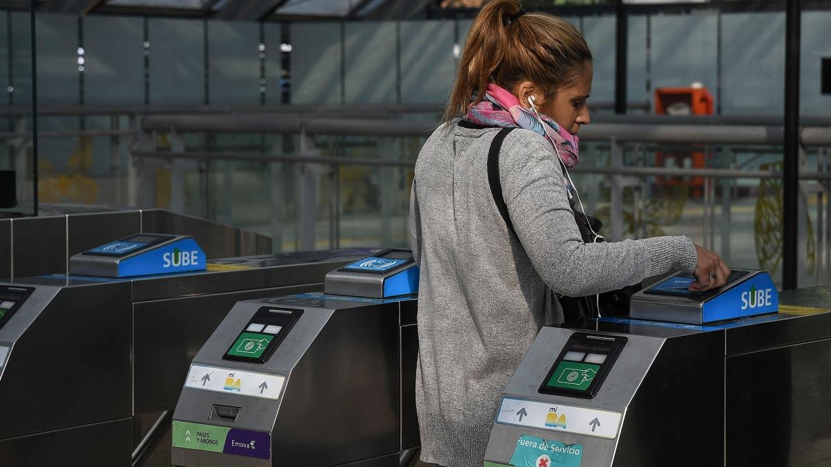 Las tarifas fueron calculadas en base a una menor participacin estatal en el sistema subsidios Foto Camila Godoy 