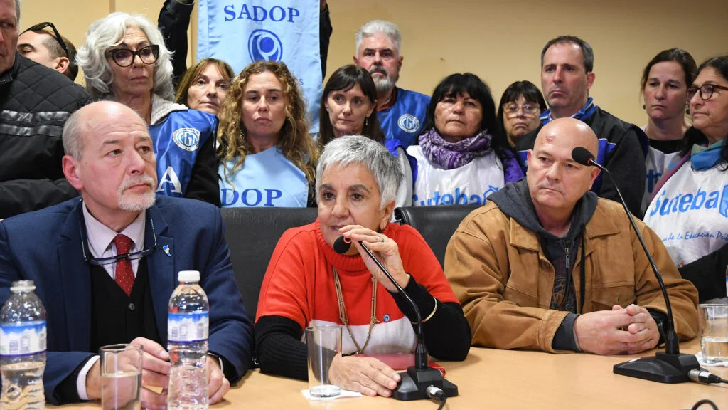 Los gremios docentes nacionales ratificaron el paro de 24 horas de este jueves