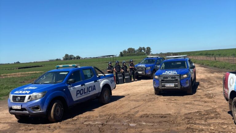 La justicia ordenó múltiples allanamientos y hubo dos detenidos por el crimen de La Cruz