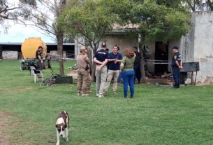 La policía forense confirmó que el joven hallado sin vida fue asesinado